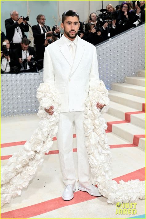 Photo: bad bunny kendall jenner met gala 19 | Photo 4927498 | Just ...