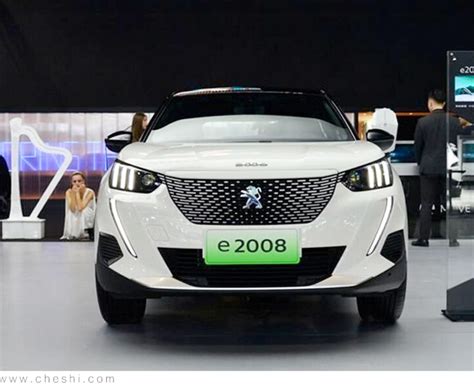 Peugeot's First Electric Car 'e-2008' To Be Launched In March