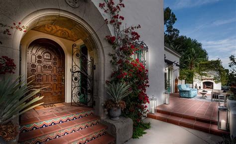 Take a Tour of Leonardo DiCaprio's $7.1 Million L.A. Mansion - Next Luxury