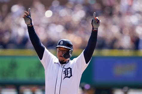 Miguel Cabrera becomes seventh MLB player with 3,000 hits, 500 home ...