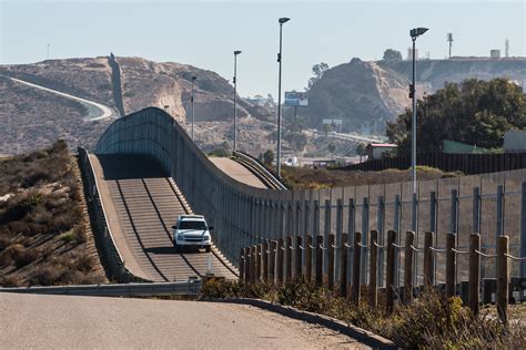 The development of tunnels along the US-Mexico border • Earth.com