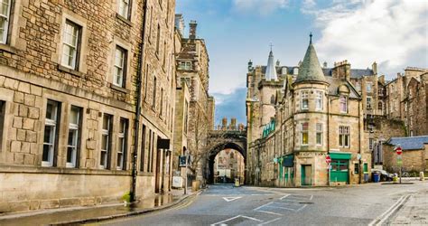 Edinburgh Old Town Vs. New Town - Authentic Vacations