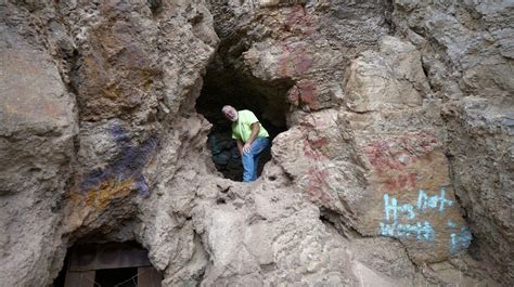 AP PHOTOS: As Utah closes old mines, adventurers slip inside