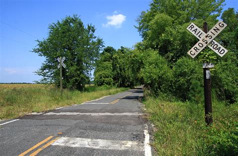 Abandoned Railroad Crossing | They left the crossbucks and p… | Flickr