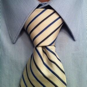 How to Tie a Pratt Necktie Knot | AGREEorDIE