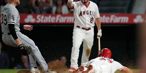 Shohei Ohtani takes MLB lead in home runs in win