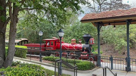 BREAKING: Disney Confirms Walt Disney World Railroad Will Reopen With New Voiceover This Holiday ...