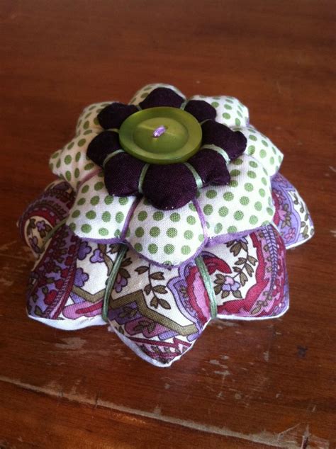 My flower pin cushion. Was quick to make. | Flower pins, My flower, Pin ...