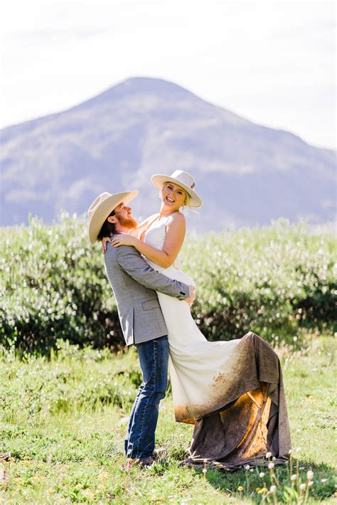 Cottonwood Pass Sunrise Elopement | Taylor + Garrett