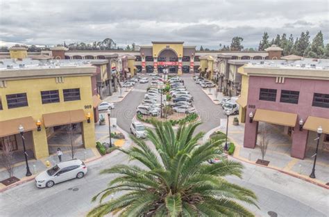 San Jose Shopping Mall during the Day Editorial Photography - Image of sanfranciscobayarea ...