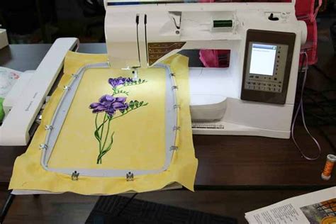 Machine Embroidery with the Husqvarna Viking Topaz 50 | Hobbyer