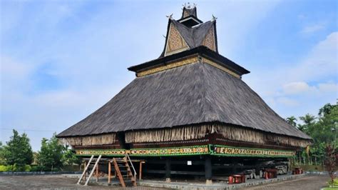 Warisan Budaya “Rumah Adat Karo” Dari Sumatra Utara in 2021 | Sumatra ...