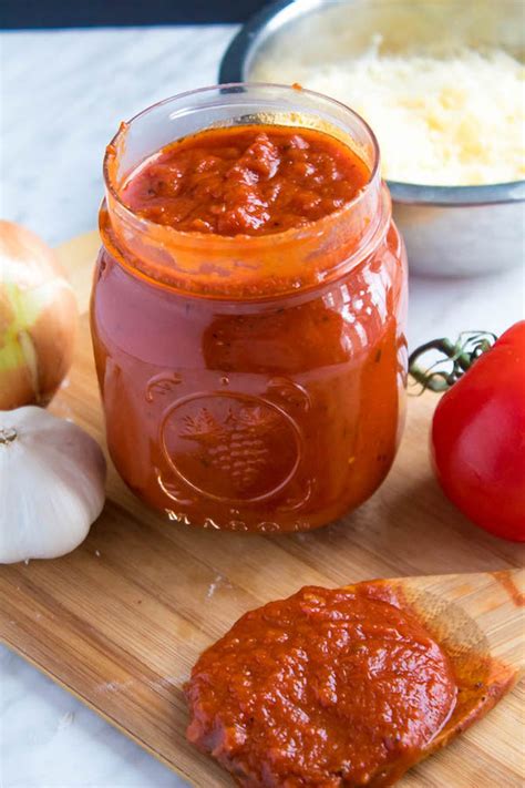 The Perfect Homemade Pizza Sauce ~ Recipe | Queenslee Appétit