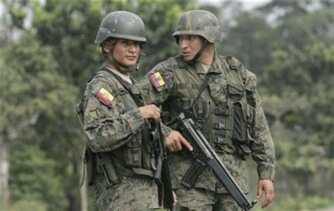 Ecuador Ecuadorian army ranks combat field military dress uniforms grades uniformes combat armee ...