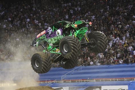 Grave Digger Wallpaper - WallpaperSafari