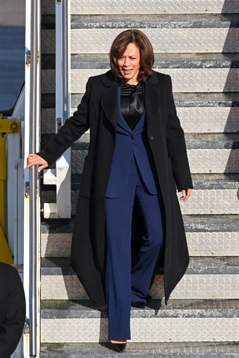 Kamala Harris Suits Up in Navy Blazer & Glossy Black Pumps in Munich – Footwear News