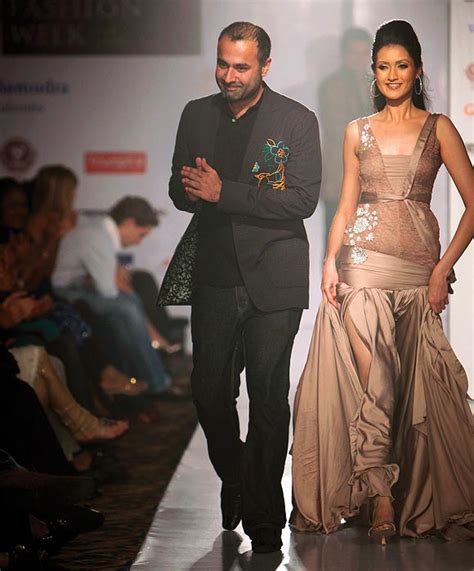 Pakistani Hindu fashion designer bats for Indo-Pak peace - Rediff Getahead