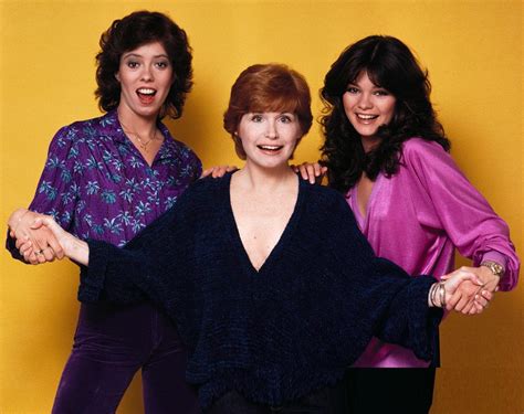 Cast of "One Day At a Time", Mackenzie Phillips, Bonnie Franklin, Valerie Bertinelli, 1980 : r ...