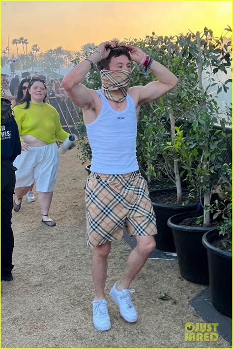 Barry Keoghan Supports Girlfriend Sabrina Carpenter at Her Coachella Debut!: Photo 5030787 ...