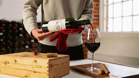 How to Pour Wine | Wine Guide | Virgin Wines