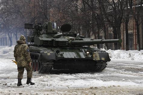 "Combat vehicle of 21st century": Ukrainian Oplot MBT in action | UNIAN