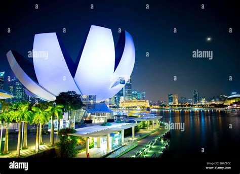 Singapore artscience museum hi-res stock photography and images - Alamy