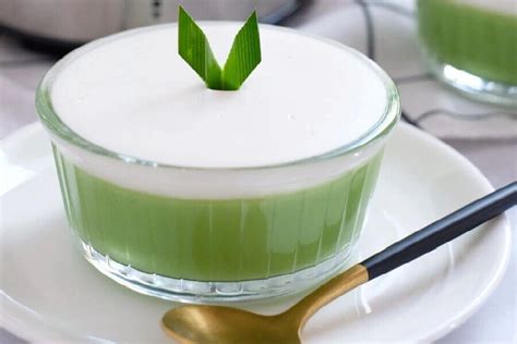 Resep Lumpur Surga Pandan Kukus Lembut, Wangi, & Anti Gagal