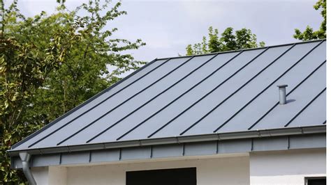 Standing Seam Metal Roofs in Florida: Cost, Benefits, and More (Video ...