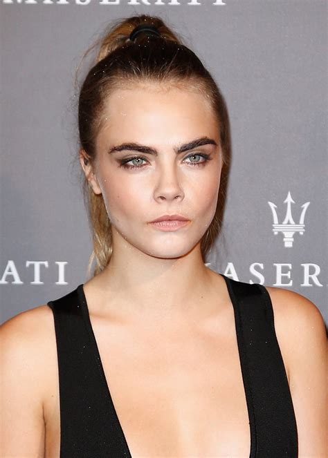 Cara Delevingne’s Statement Brown Eyeliner: A New Kind of Cat Eye | Vogue