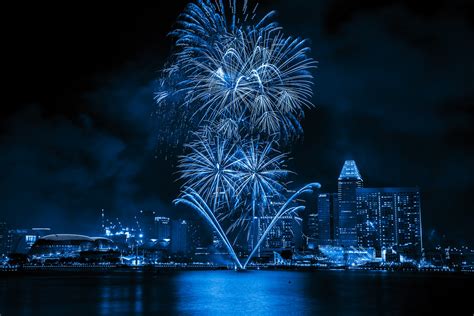 Blue Firework | Firework near Marina Bay. Ingredients of Blu… | Flickr