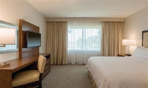 Embassy Suites Milwaukee Brookfield Hotel Rooms