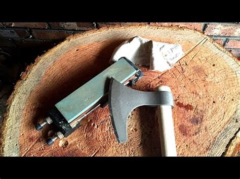 Sharpening an Axe - YouTube