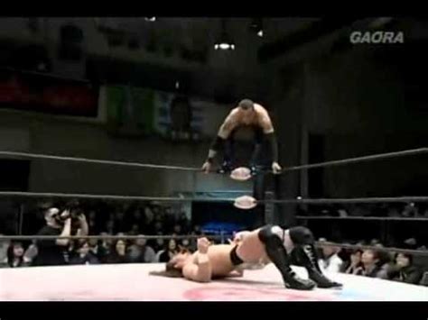 Wrestling Moves»Ricochet»630 Senton - YouTube