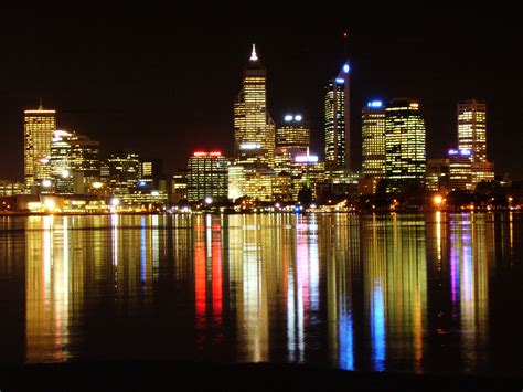 File:Perth skyline at night.jpg - Wikipedia