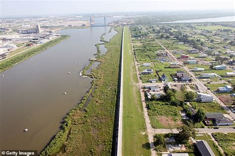 The $14 billion system of levees and floodwalls built around New ...