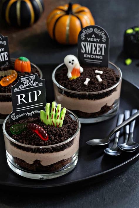 Brownie Dirt Pudding | Delicious halloween desserts, Spooky halloween ...