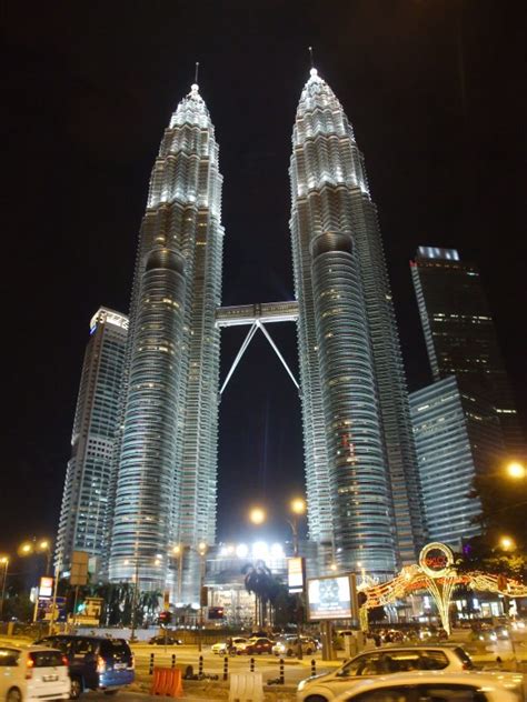 Petronas Towers, Kuala Lumpur by night | Random Things