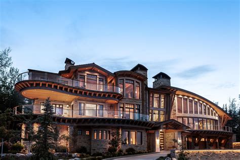 Luxury Resort-Like Mountaintop Home with Dramatic Architecture