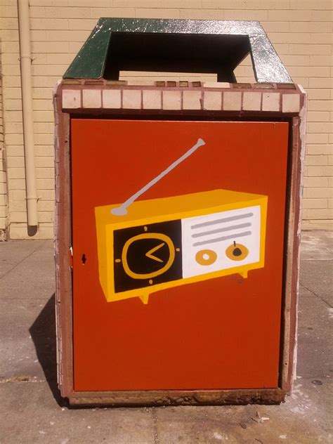 Information about "tCan4.jpg" on mosaic tile trash cans - Oakland - LocalWiki