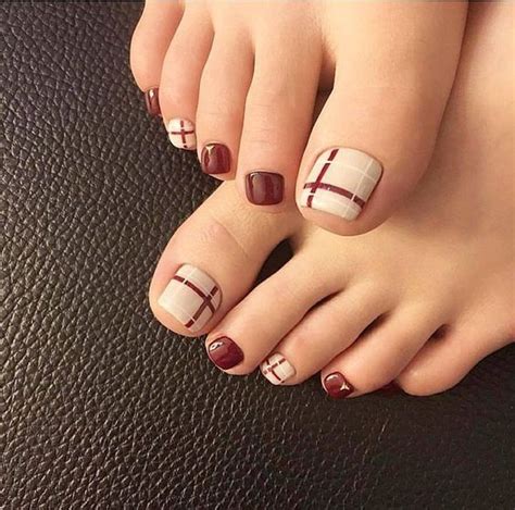 Simple Toenail Art Designs – lilostyle in 2020 | Simple toe nails ...