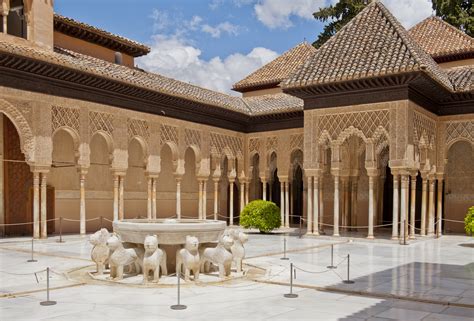 Top 81+ imagen palacio de los leones la alhambra - Abzlocal.mx