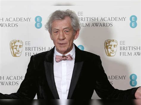 Ian McKellen gives students advice in 'Gandalf' style | English Movie ...