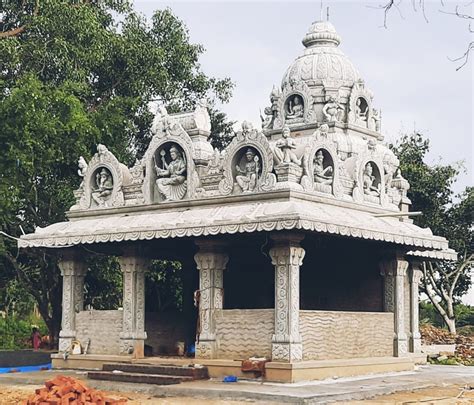 Ganga Maa Temple: Ancient Architecture