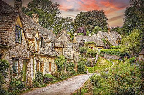 13 Best Villages In The Cotswolds | Prettiest Cotswold Places To Visit