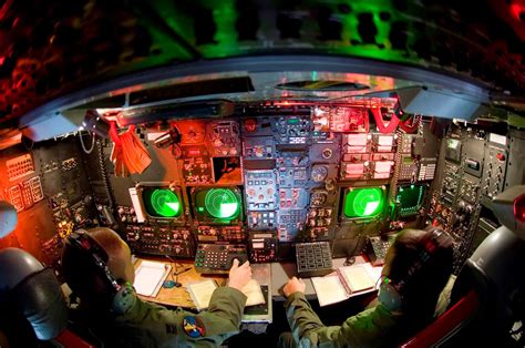 B 52 bomber cockpit - mineoutlet