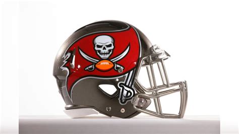 Tampa Bay Buccaneers: 2022 Outdoor Helmet Officially Licensed NFL Outdoor Graphic ...