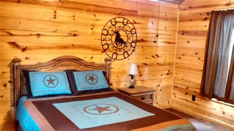 Amenities : Horseshoe Lodges