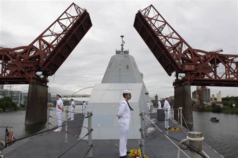 USS Michael Monsoor, USS Coronado Arrive in Portland > Commander, Navy Region Northwest > News ...