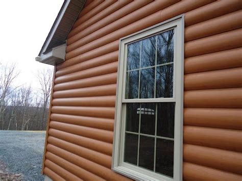 Close-up of the side of Timbermill (Vinyl) Simulated Cedar Siding: Log ...