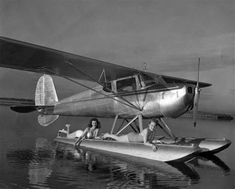 Cessna 140 on floats, circa 1946. | Hydravion, Avion, Voler